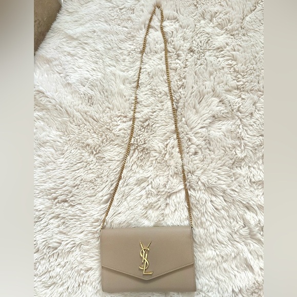 Yves Saint Laurent Uptown Chain Wallet in Grain De Poudre Embosses Leather - Picture 2 of 6